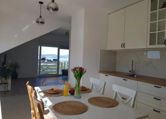 Sea View Suzana דירה